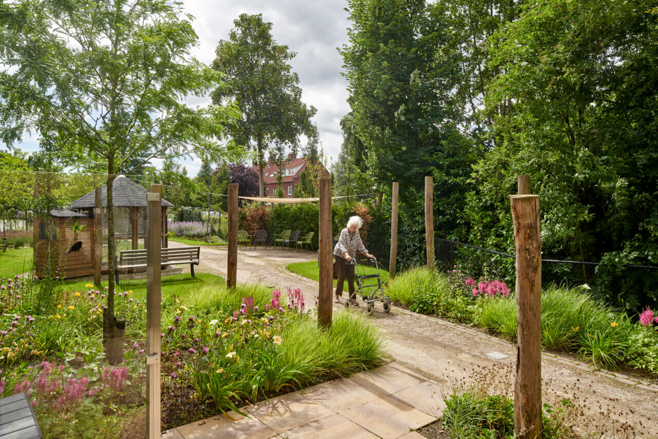 Zorgtuin IJpelaar in Oisterwijk door Van Helvoirt Groenprojecten